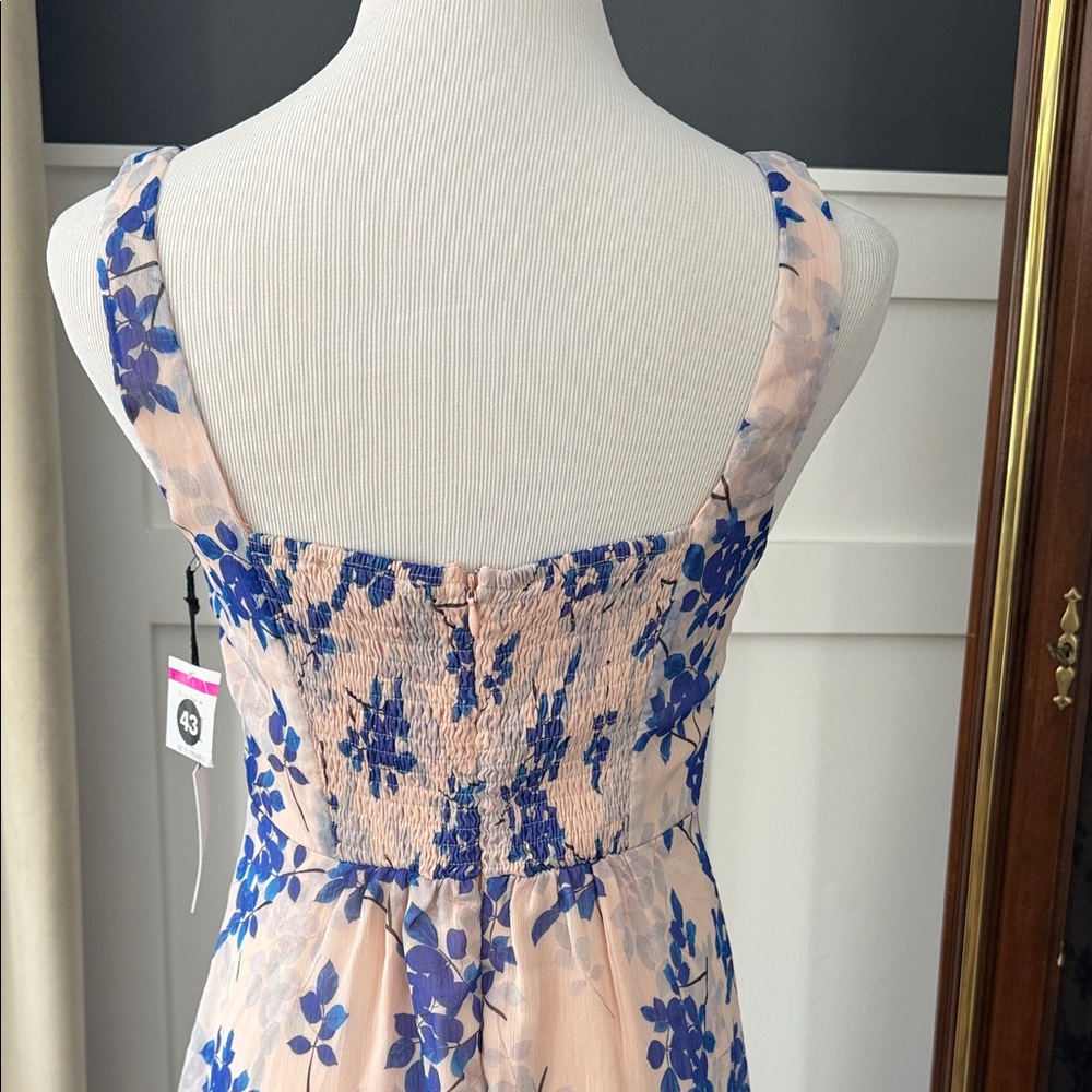 Astr Floral Maxi Dress in Blue and Cream - Picture 3 of 8